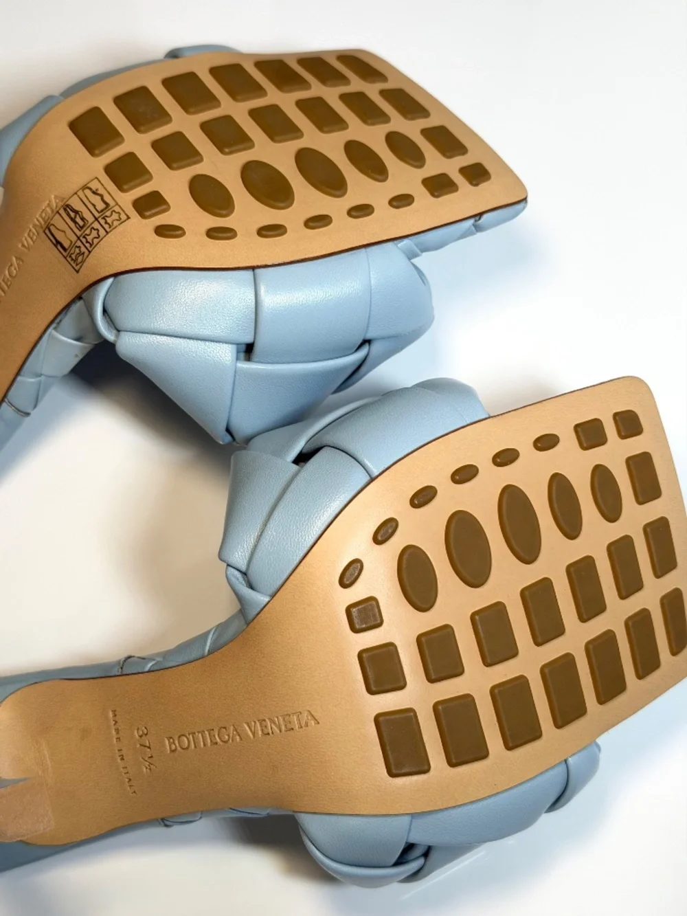 Bottega Veneta iconic bottega